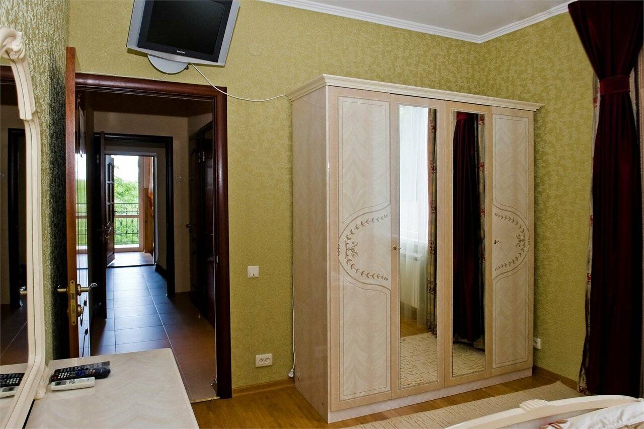 Фотографии номера Семейный люкс в Гостевом доме Приморский парк- Rooms-park Ялта